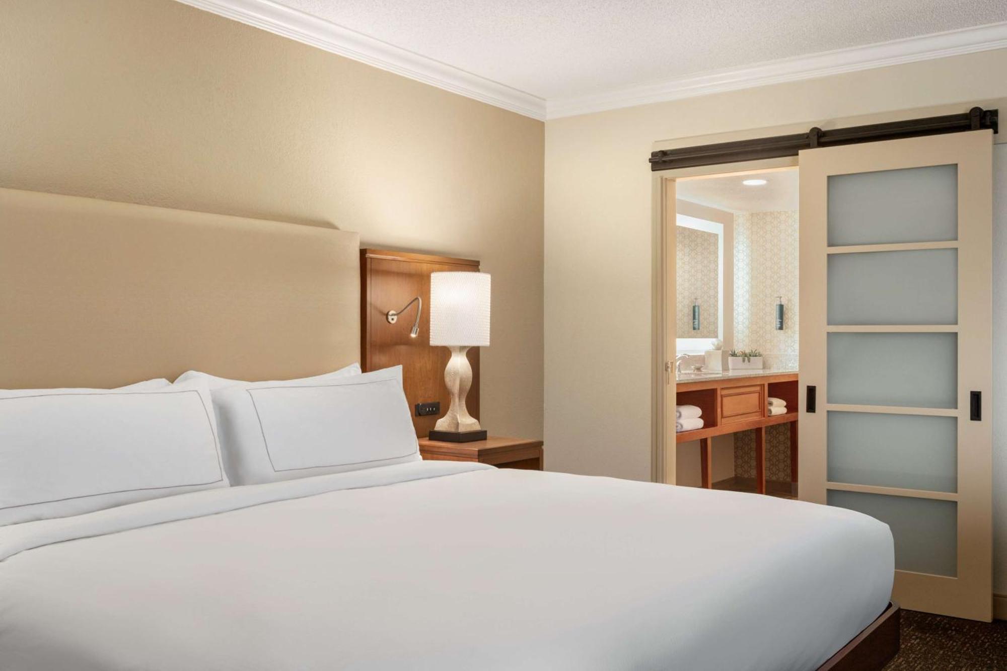 Doubletree By Hilton Fort Myers At Bell Tower Shops Εξωτερικό φωτογραφία
