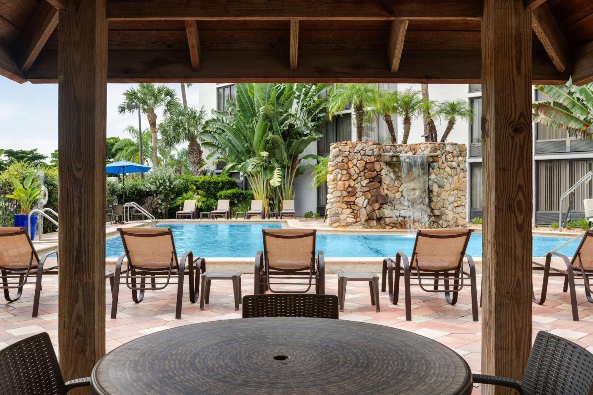Doubletree By Hilton Fort Myers At Bell Tower Shops Εξωτερικό φωτογραφία