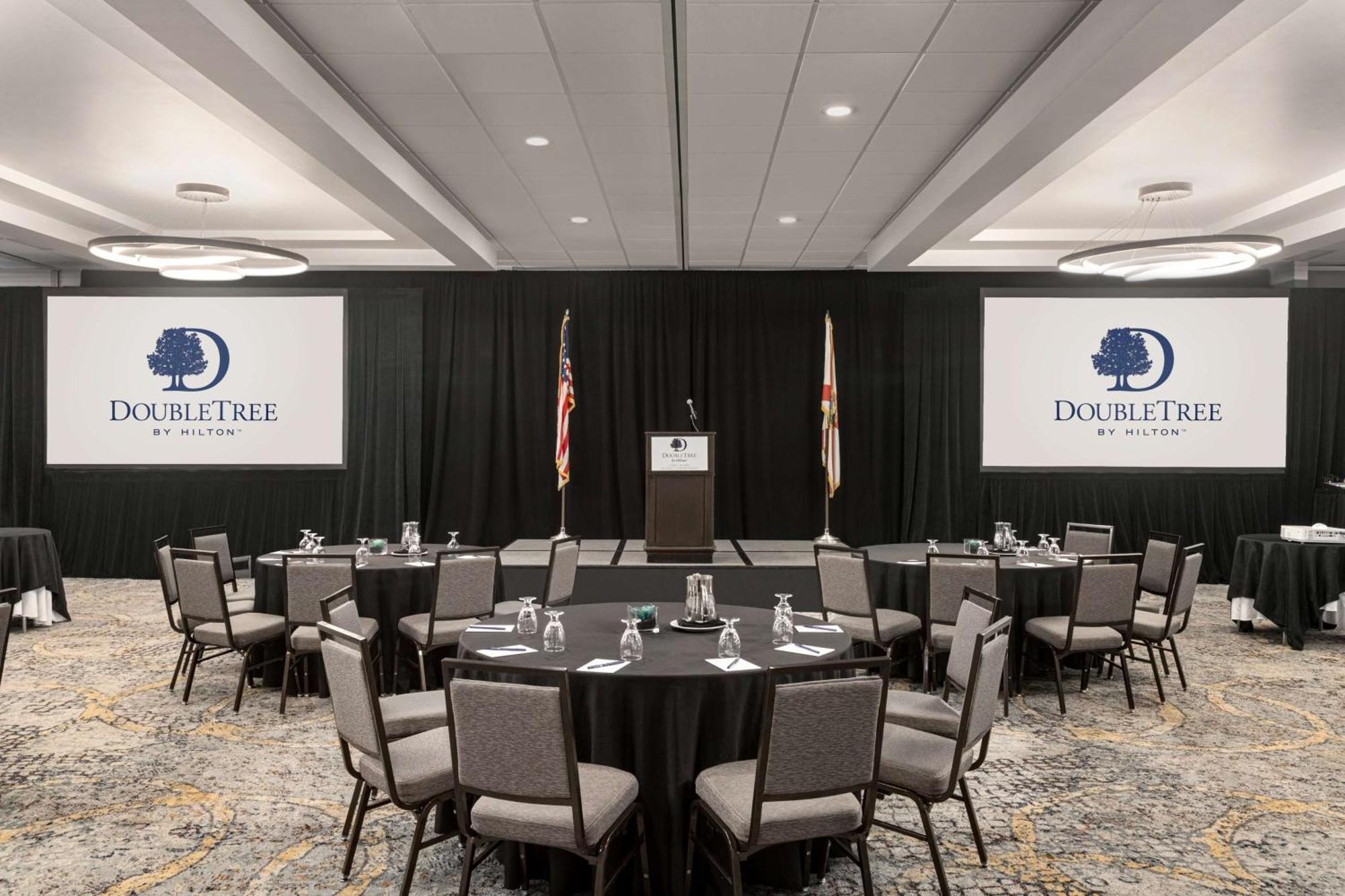 Doubletree By Hilton Fort Myers At Bell Tower Shops Εξωτερικό φωτογραφία