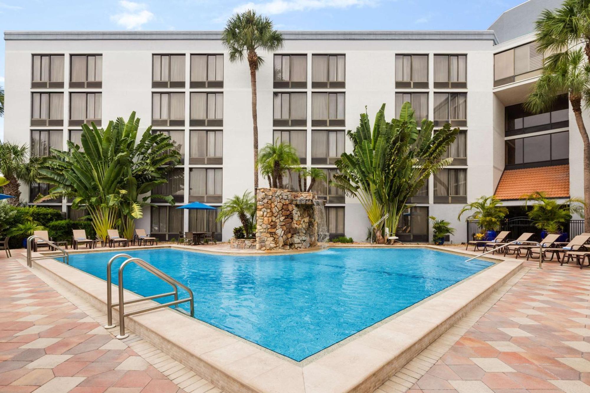 Doubletree By Hilton Fort Myers At Bell Tower Shops Εξωτερικό φωτογραφία
