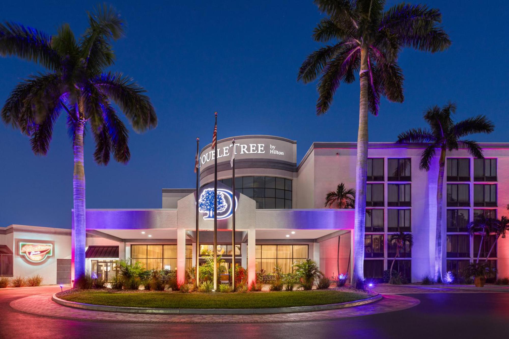 Doubletree By Hilton Fort Myers At Bell Tower Shops Εξωτερικό φωτογραφία